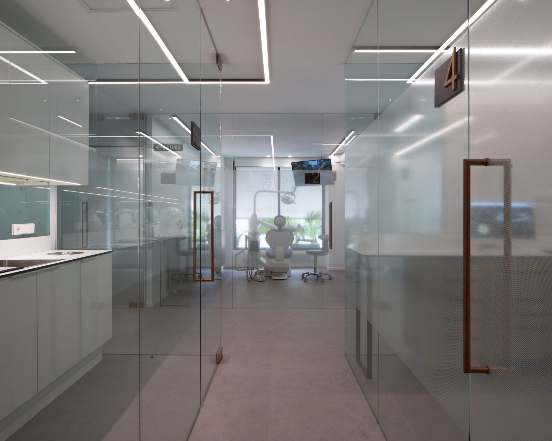 Clínica dental en pamplona Arias de Luxán